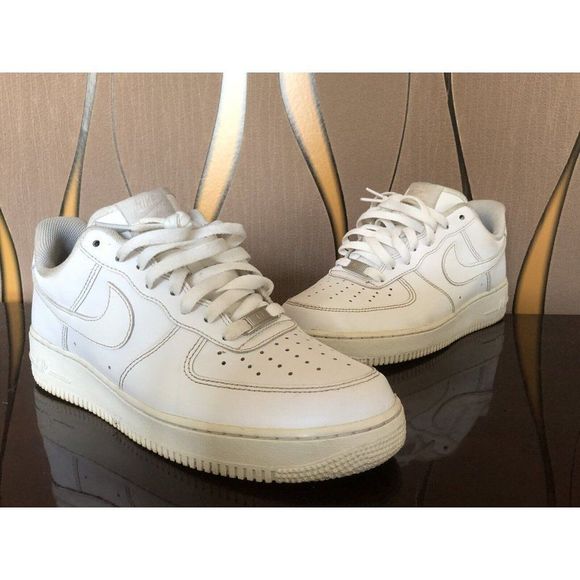 NIKE AIR FORCE 1 '07s SNEAKERS ALL TRIPLE WHITE US MEN'S 9.5 (315122-111) (A404)